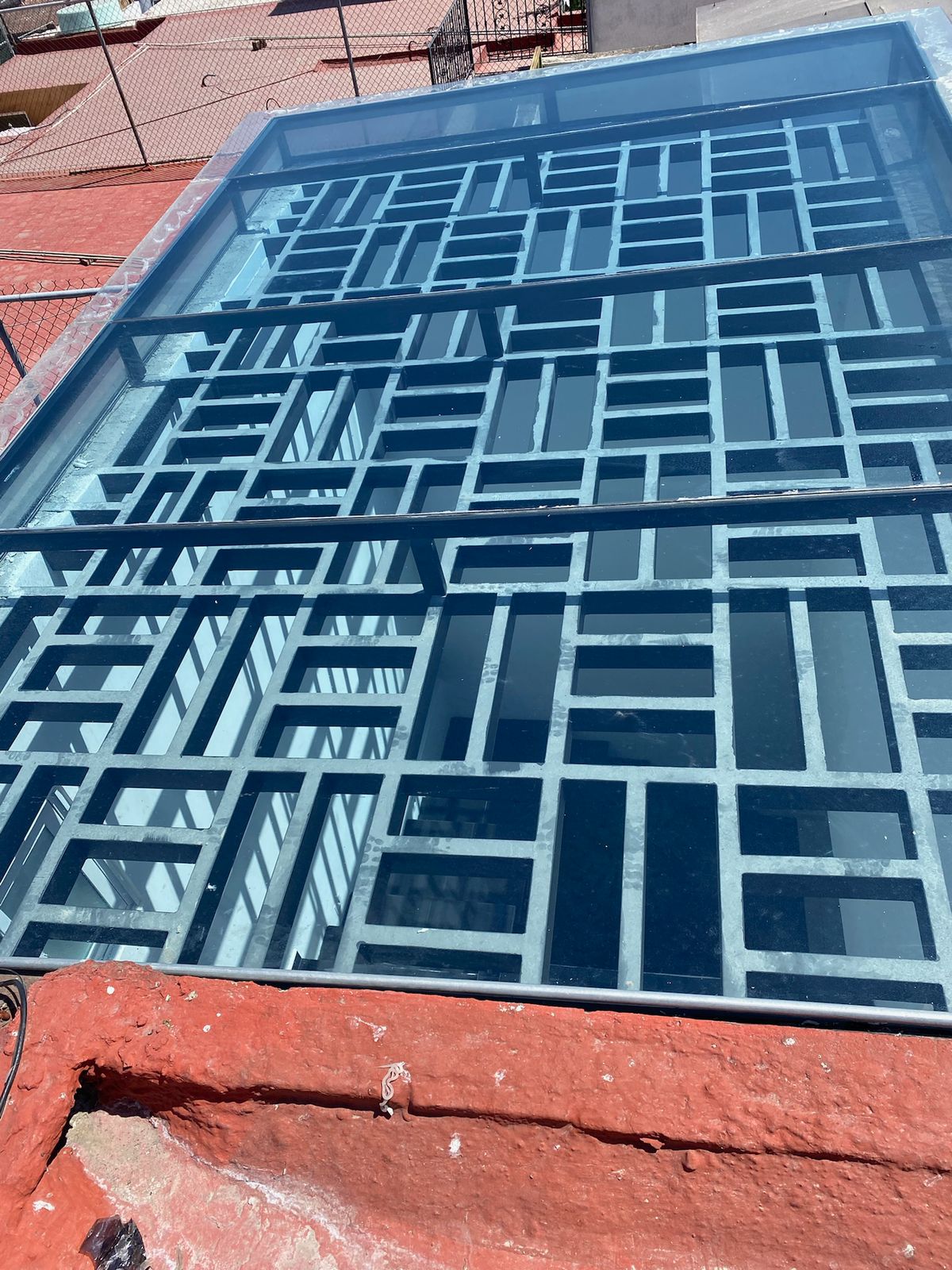 Recepción de oficina con polarizado